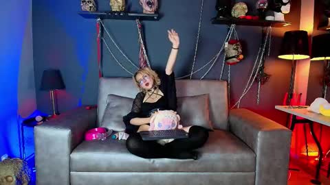 Navier  online show from November 20, 2025, 9:25 pm