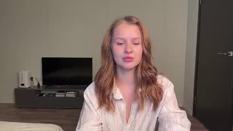 Mia online show from June 23, 2026, 10:08 pm