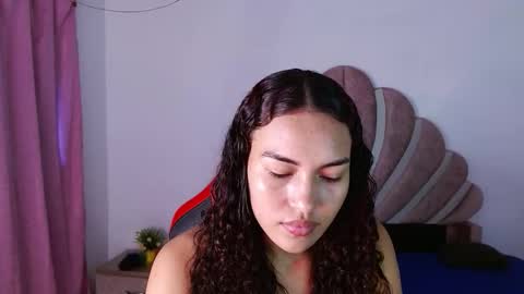 naya_fox1 online show from February 10, 2026, 5:50 pm