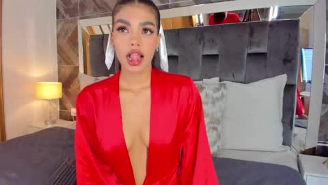    online show from November 4, 2025, 12:04 pm