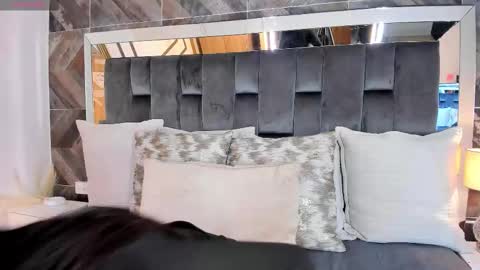    online show from December 14, 2025, 11:37 am