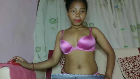 nayrah12 online show from November 22, 2025, 7:24 pm