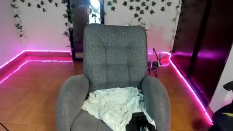 Snapshot of nebulosa_26 chatting on March 4, 2025, 9:11 pm Nebula online show from March 4, 2025, 9:11 pm