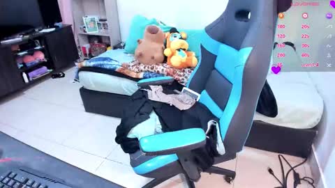 Geek Nicole    im Neeko UwU online show from September 9, 2025, 11:04 pm