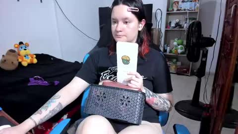 Snapshot of neeko_lol_ chatting on May 24, 2026, 10:04 pm Geek Nicole im Neeko UwU online show from May 24, 2026, 10:04 pm