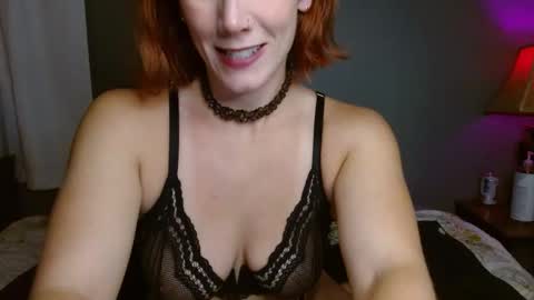 JenniferJen online show from November 4, 2025, 12:43 am