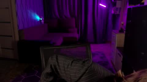 Negan online show from November 27, 2025, 4:03 am