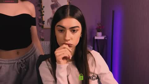 Snapshot of nekky_mouse chatting on December 22, 2025, 10:23 am Meow online show from December 22, 2025, 10:23 am