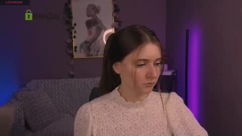 Snapshot of nekky_mouse chatting on December 23, 2025, 8:34 am Meow online show from December 23, 2025, 8:34 am