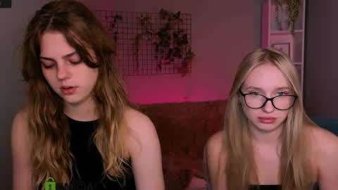 Snapshot of nekky_mouse chatting on February 8, 2026, 10:29 am Meow online show from February 8, 2026, 10:29 am