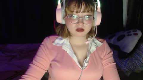 neko_dolly online show from November 28, 2025, 1:41 am