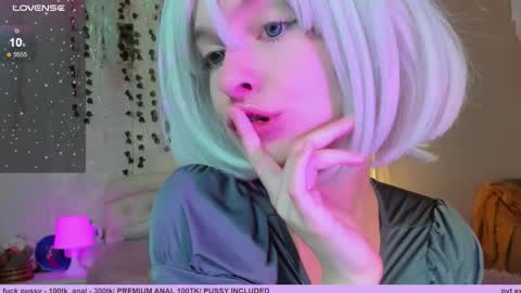 neko_kitsune online show from November 6, 2025, 4:41 pm