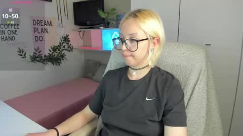 Snapshot of neko_sora chatting on May 14, 2026, 8:59 pm Kate online show from May 14, 2026, 8:59 pm