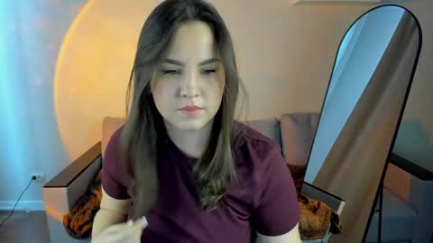 nelie_evans online show from May 19, 2026, 1:44 am