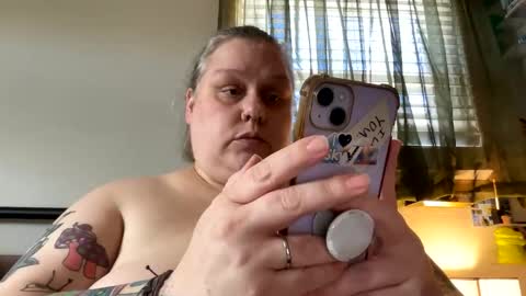 Nellie Atlas online show from April 16, 2026, 9:50 pm