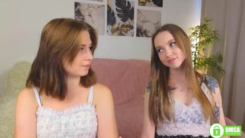 Snapshot of nellie_moans chatting on October 5, 2025, 1:53 pm Nellie online show from October 5, 2025, 1:53 pm