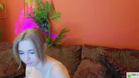 Snapshot of nellie_moans chatting on November 16, 2025, 1:28 pm Nellie online show from November 16, 2025, 1:28 pm