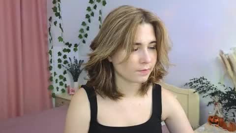 Snapshot of nellie_moans chatting on November 21, 2025, 4:49 pm Nellie online show from November 21, 2025, 4:49 pm