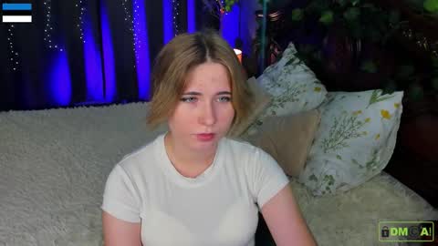 Snapshot of nellie_moans chatting on November 28, 2025, 1:03 pm Nellie online show from November 28, 2025, 1:03 pm