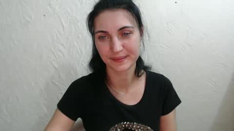 Snapshot of nensyfay_ chatting on December 7, 2024, 1:25 am Nensy online show from December 7, 2024, 1:25 am