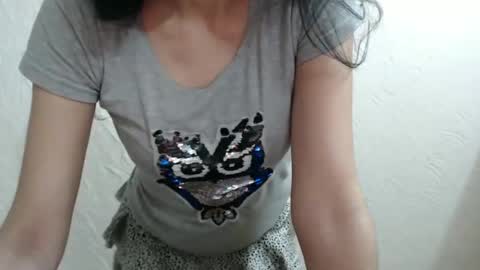 Snapshot of nensyfay_ chatting on January 4, 2025, 1:21 am Nensy online show from January 4, 2025, 1:21 am