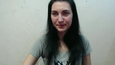 Snapshot of nensyfay_ chatting on January 4, 2025, 4:43 pm Nensy online show from January 4, 2025, 4:43 pm