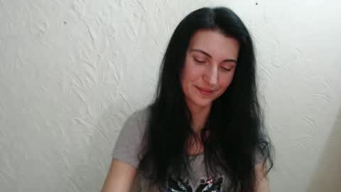 Snapshot of nensyfay_ chatting on January 7, 2025, 3:33 pm Nensy online show from January 7, 2025, 3:33 pm