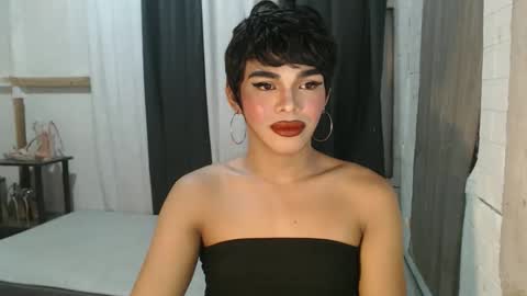 neomi online show from October 30, 2025, 7:32 am