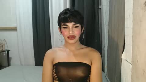 neomi online show from November 2, 2025, 1:02 pm