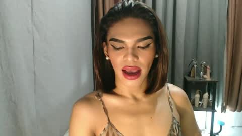 Snapshot of neomi_hardcock chatting on June 22, 2026, 10:40 pm neomi online show from June 22, 2026, 10:40 pm