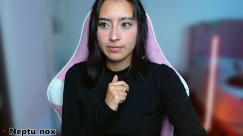 Neptu noxx online show from March 25, 2026, 8:48 pm