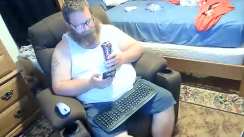 Snapshot of nerdychub4fun chatting on April 4, 2026, 12:53 am nerdychub4fun online show from April 4, 2026, 12:53 am