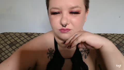 Snapshot of neriphine chatting on July 3, 2026, 10:10 am Neriphine online show from July 3, 2026, 10:10 am