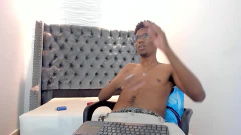 Snapshot of nero_reyd chatting on September 22, 2025, 7:27 pm Nero online show from September 22, 2025, 7:27 pm