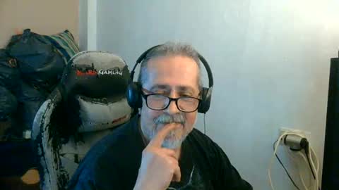 Snapshot of neron401 chatting on May 1, 2026, 4:11 pm neron401 online show from May 1, 2026, 4:11 pm