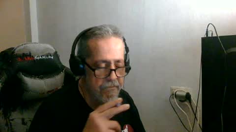 Snapshot of neron401 chatting on May 10, 2026, 2:06 am neron401 online show from May 10, 2026, 2:06 am