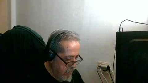 Snapshot of neron401 chatting on May 18, 2026, 4:07 am neron401 online show from May 18, 2026, 4:07 am