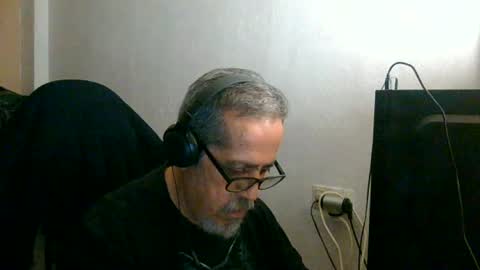 Snapshot of neron401 chatting on May 20, 2026, 10:16 pm neron401 online show from May 20, 2026, 10:16 pm