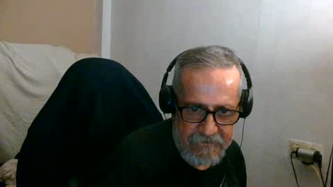neron401 online show from June 19, 2026, 4:17 am