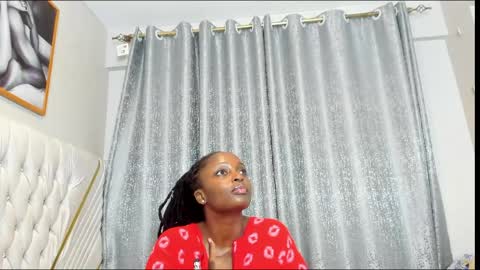 Snapshot of netfux_and_chill chatting on June 8, 2026, 6:52 pm netfux_and_chill online show from June 8, 2026, 6:52 pm