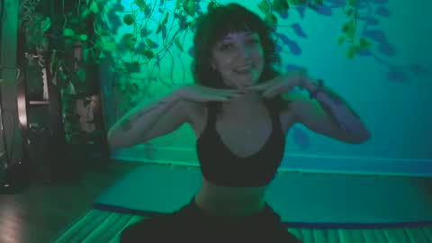 luna online show from January 1, 2025, 2:09 am