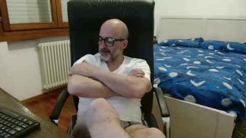 simi online show from April 12, 2026, 6:24 pm