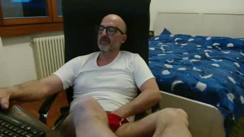 simi online show from April 19, 2026, 6:21 pm