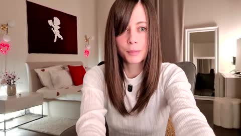 newchloe18 online show from February 13, 2026, 8:16 pm