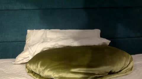 Snapshot of newnewbttm chatting on May 31, 2026, 7:37 am newnewbttm online show from May 31, 2026, 7:37 am