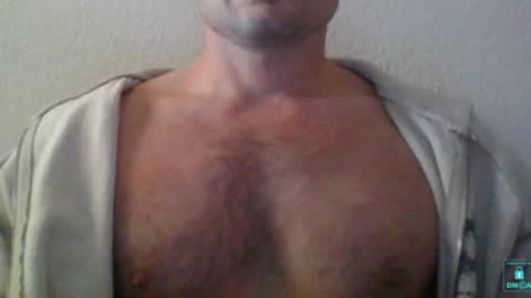 Snapshot of newtyguy90 chatting on December 17, 2024, 10:01 am newtyguy90 online show from December 17, 2024, 10:01 am