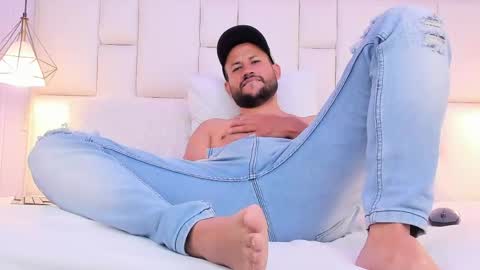 Neykhan online show from April 16, 2026, 1:06 am