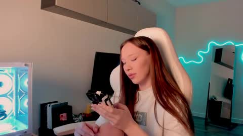 Mina online show from April 16, 2026, 8:26 am