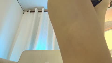 Snapshot of nezo_ chatting on January 31, 2025, 12:29 pm Angie Instagram angie julianac add me online show from January 31, 2025, 12:29 pm