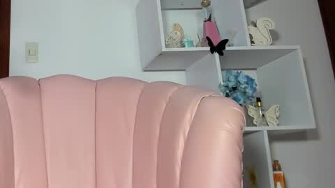 Snapshot of nezo_ chatting on February 13, 2025, 10:54 pm Angie Instagram angie julianac add me online show from February 13, 2025, 10:54 pm